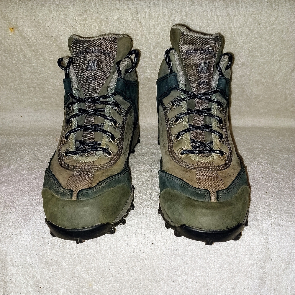 New Balance 971 Trail Walking Shoes Sz 8.5